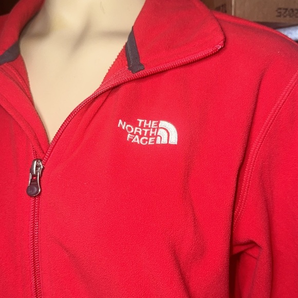 The North Face men’s red, full-zip fleece jacket size S/P - Picture 8 of 12